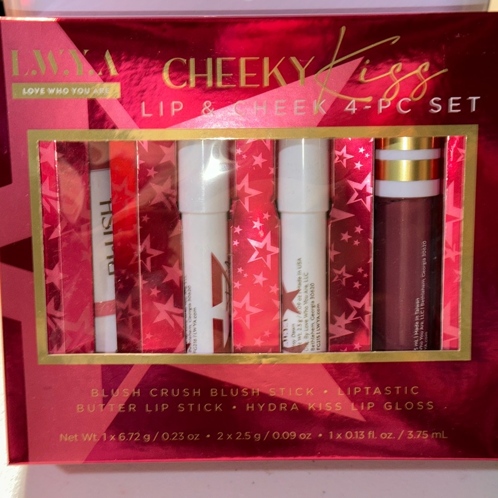 LWYA Cheeky Kiss Lip & Cheek Set - Red and White
